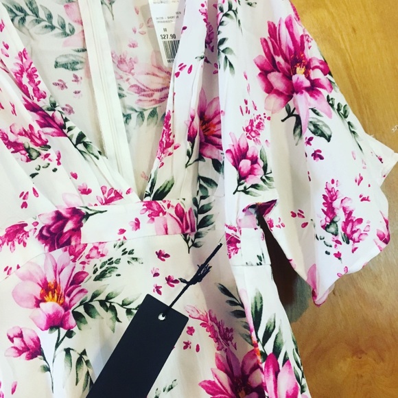 Beautiful Floral Print Mini Summer Dress🌺 - Picture 3 of 6